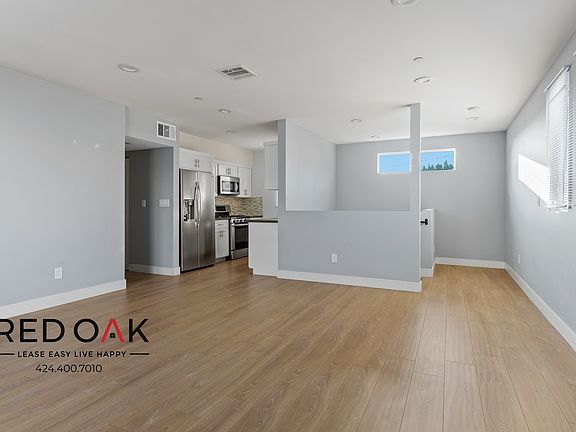 2nd image of 637 N Harvard Blvd #1/2