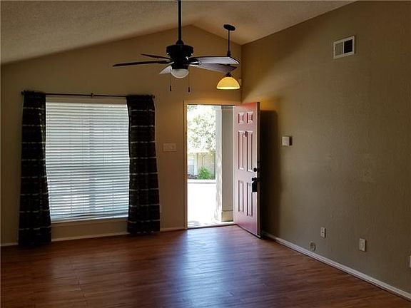 4th image of 1015 E Yager Ln Unit 122