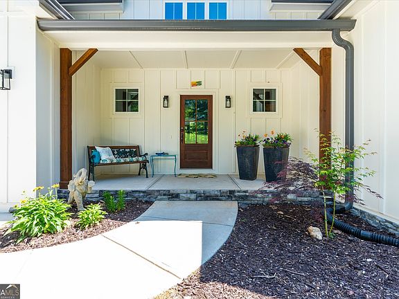 2nd image of 3046 Ridgeview Ct