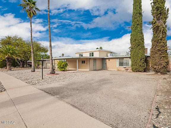 3rd image of 8331 E Balfour Dr