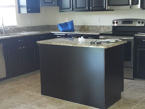2nd image of 1822 Thetford Cir