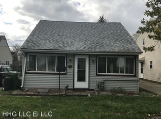 302 Parkway Dr, Eastlake, OH 44095