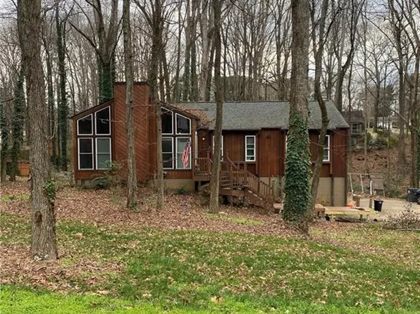 2411 Emberwood Ct NW, Kennesaw, GA 30152