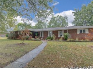 2501 Manchester Dr, Springfield, IL 62704