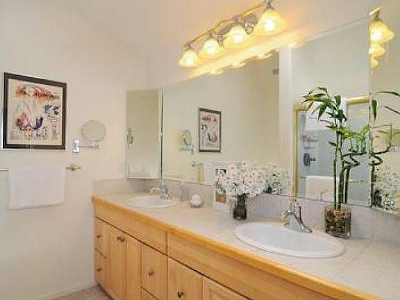 3rd image of 1600 El Nido Way