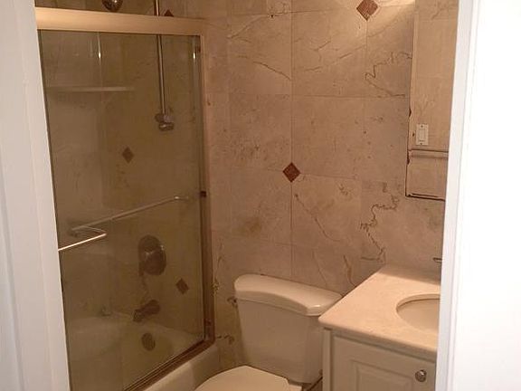 4th image of 2715 Tigertail Ave #Penthouse 610