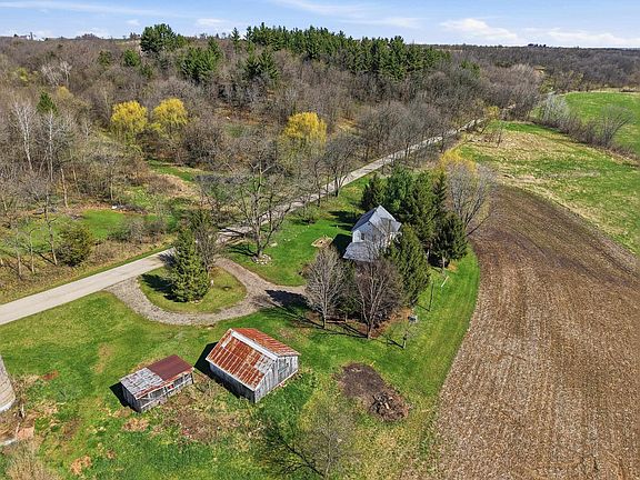 3rd image of W8419 Meadow Brook Rd