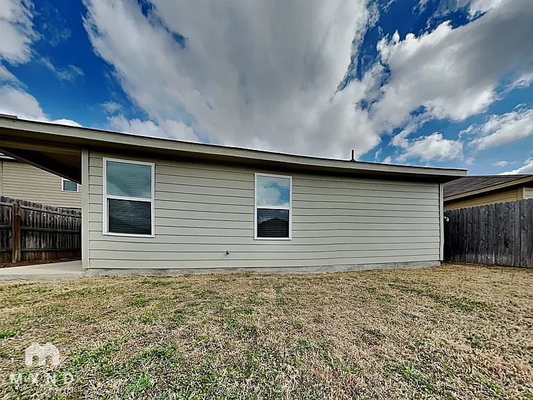 9421 Apple Ridge Ln — Photo 18