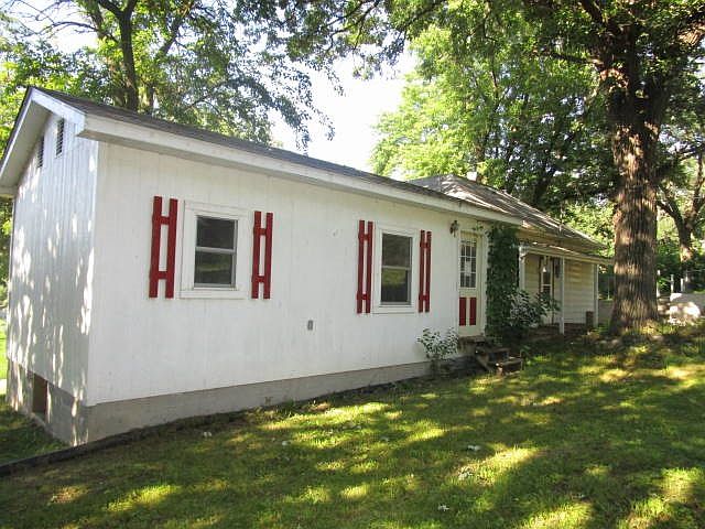 1st image of 1301 Avenue A