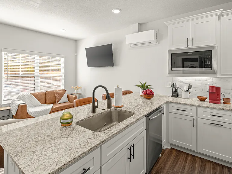 1536 W Cato Springs Rd — Photo 3