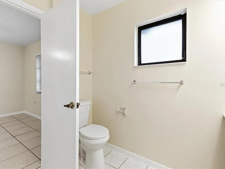 10507 Pendleton Ave #B — Photo 16