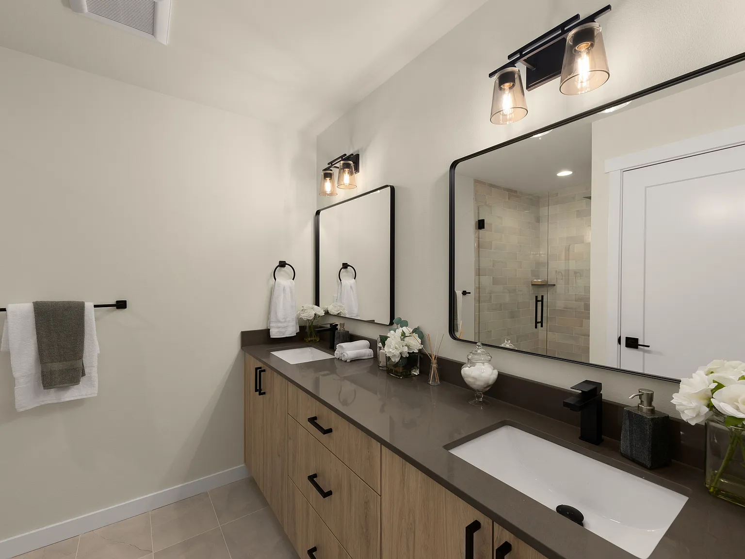2 bed, 1312 sqft, $3,595 — Photo 3