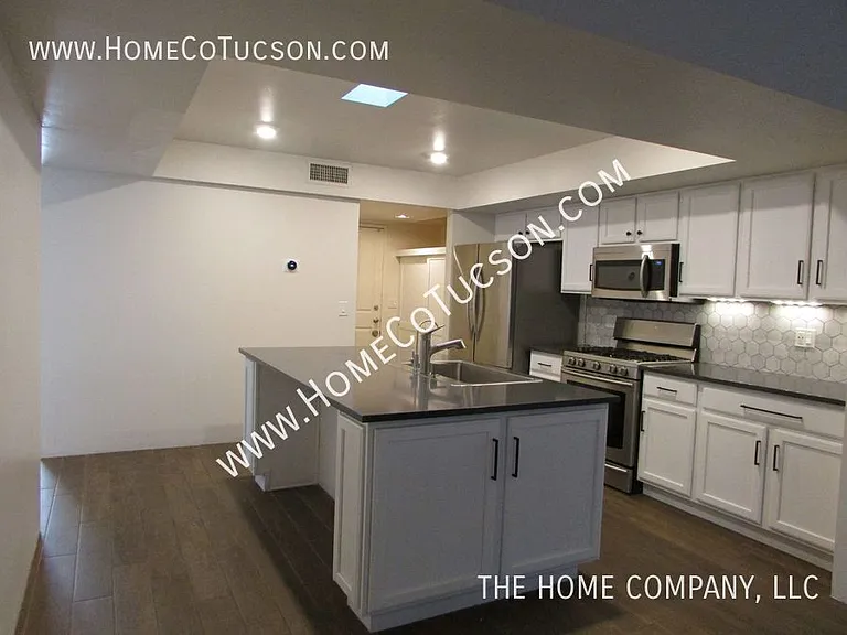 3668 N Royal Prince Ct — Photo 11