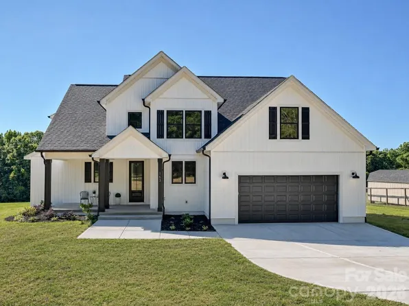 163 Lone Pine Rd, Statesville, NC 28625