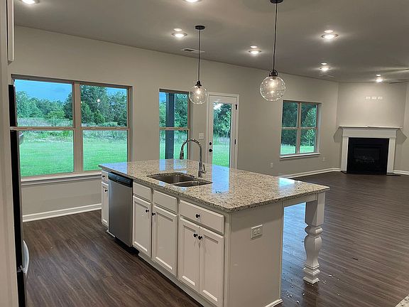 3rd image of 240 Osier Dr