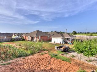2307 Crooked Oak Ct, Shawnee, OK 74804