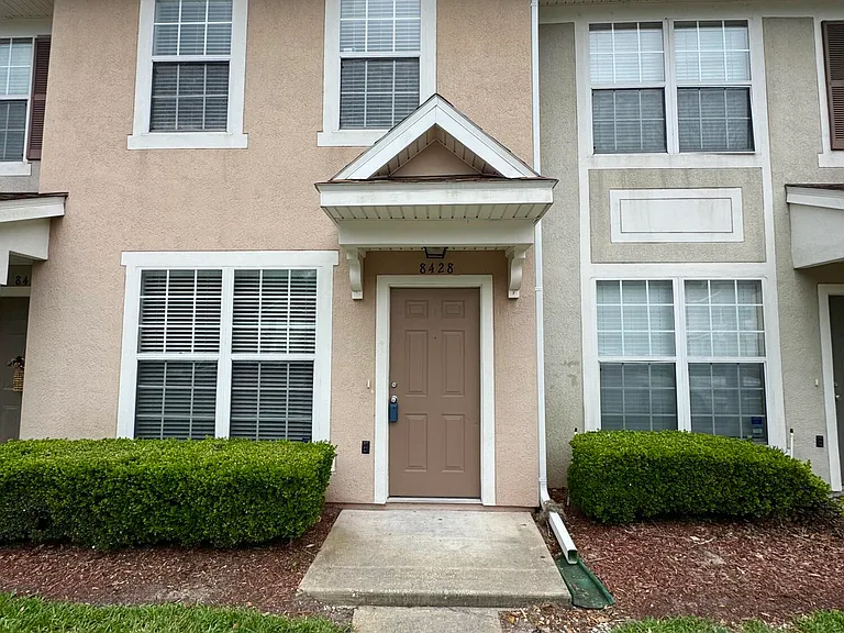 8428 Thornbush Ct — Photo 6