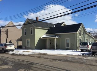 12 Dennison St APT 1, Oxford, MI 48371
