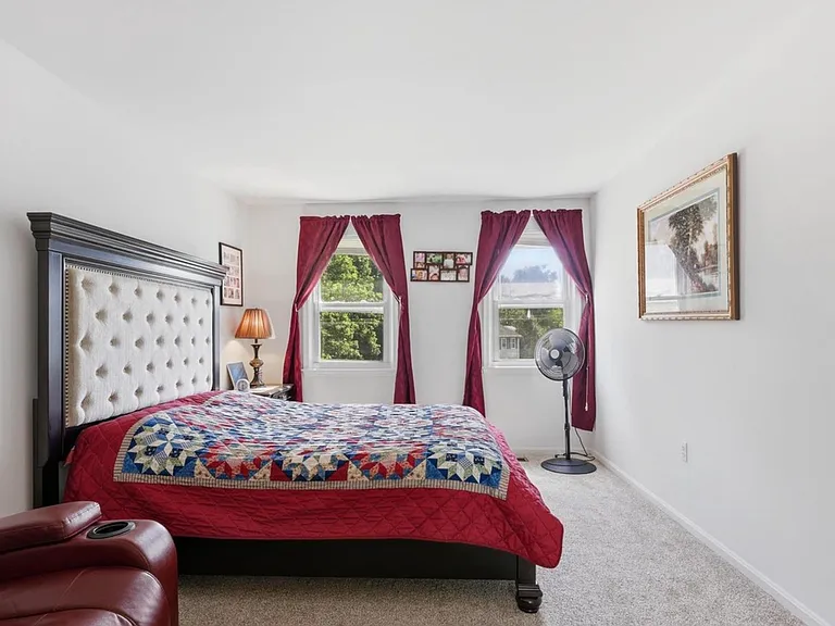 211 Whispering Wind Ct SE — Photo 6