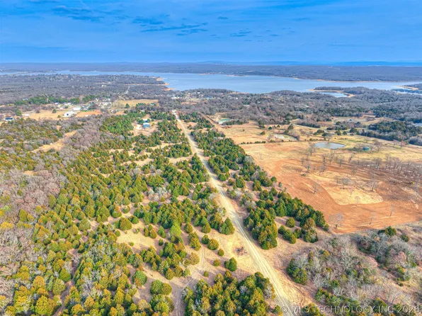 15 Emberlyn Ln, Eufaula, OK 74432