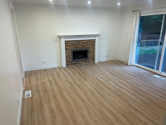 3rd image of 18200 NE 156th St