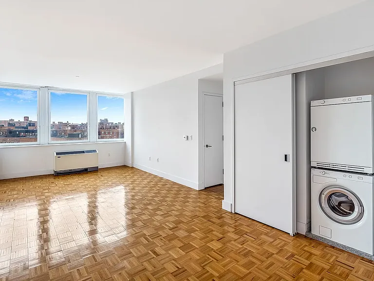 97-45 Queens Blvd #Penthouse 7 — Photo 8