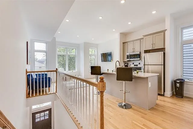 21 Giles Ave #2 — Photo 3