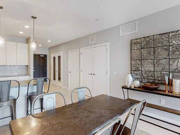 5th image of 1616 S Broadway St #213