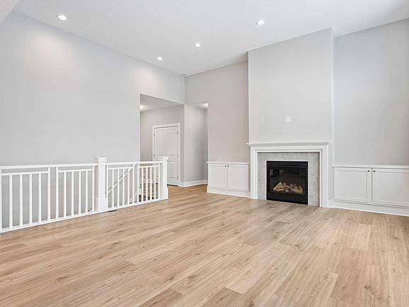 3rd image of 9469 Shoreway Dr