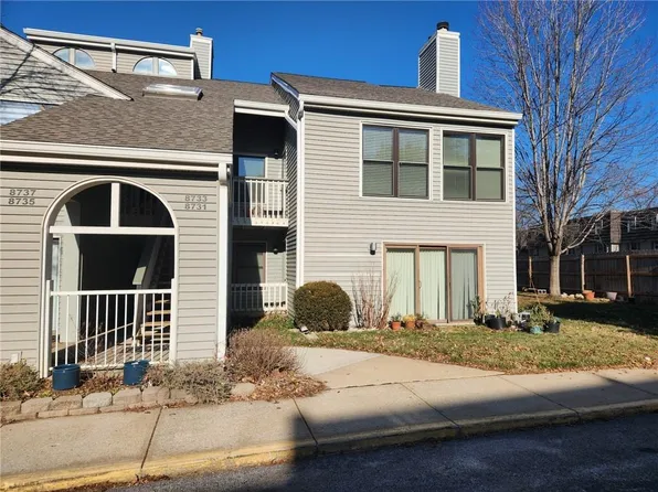 8731 W 106th Ter, Overland Park, KS 66212