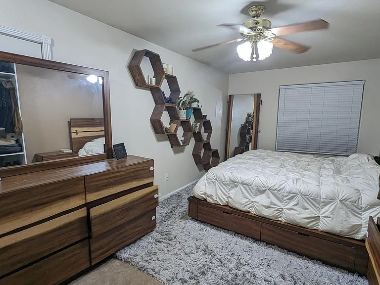 4318 Illinois Ave — Photo 12