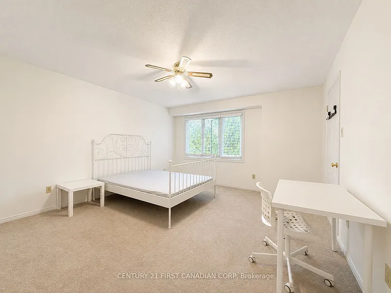 925 Lawson Rd #16 — Photo 7