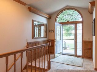 420 Ledlie Ln, Mankato, MN 56001