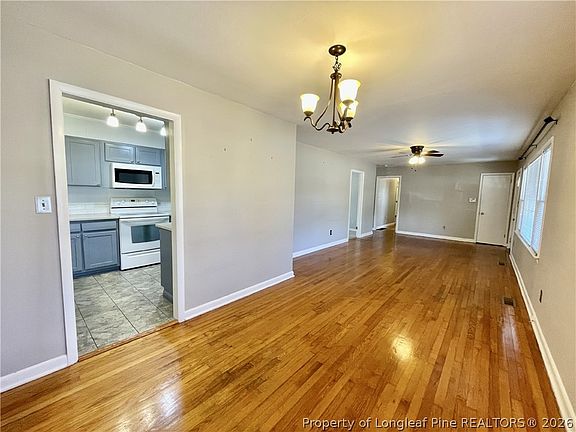 3rd image of 922 Brookhaven Dr