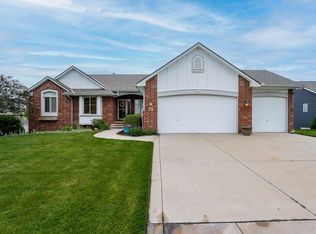 551 S Fawnwood Ct, Wichita, KS 67235