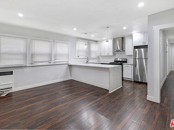 3rd image of 1756 N La Brea Ave