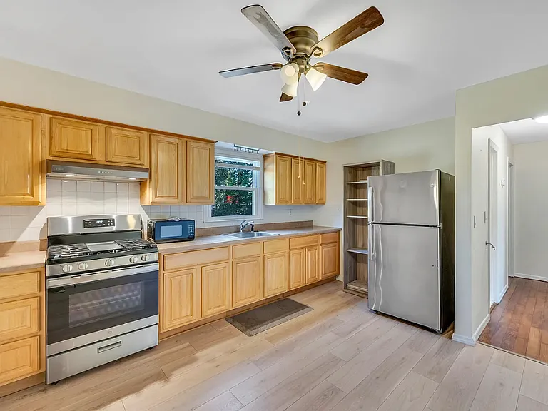 61 Kellum St #1 — Photo 1