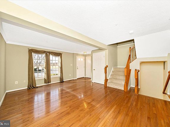 4th image of 1810 Sebastian Blvd