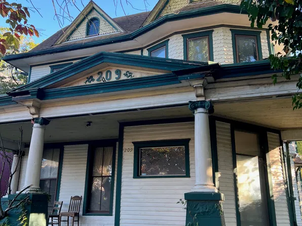 209 Washington Ave #A, Evansville, IN 47713