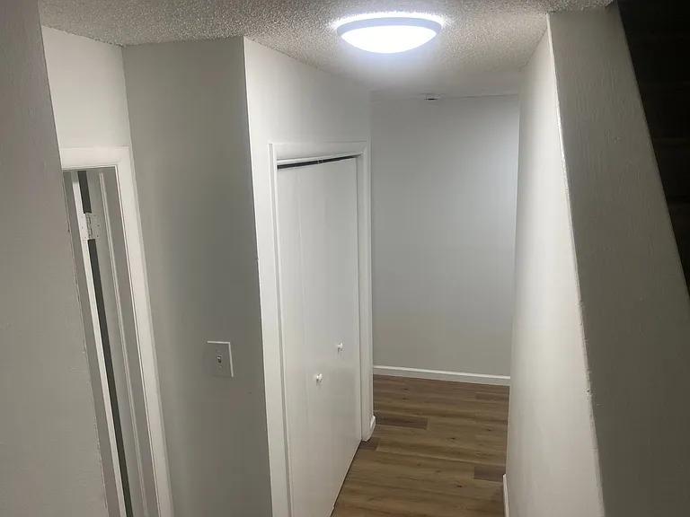 138 Hampshire Dr — Photo 31