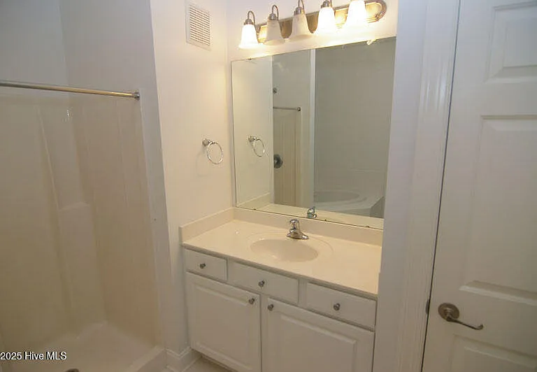 1940 Tara Ct #104 — Photo 9