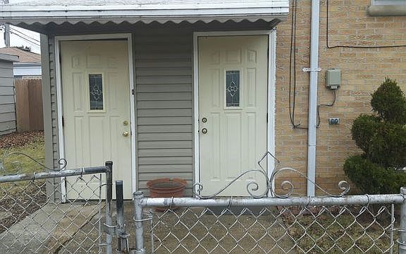 4th image of 2900 N Sayre Ave