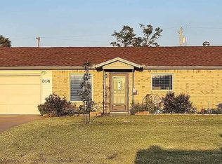 314 N 4th Ave, Fairview, OK 73737