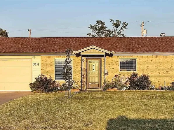 314 N 4th Ave, Fairview, OK 73737
