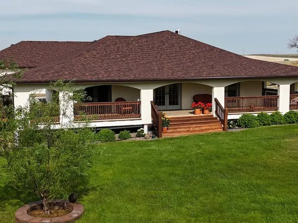 462 N Main St, Lambert, MT 59243