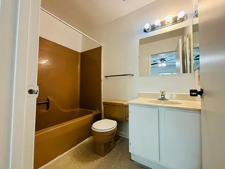 327 Shenandoah Cir — Photo 13