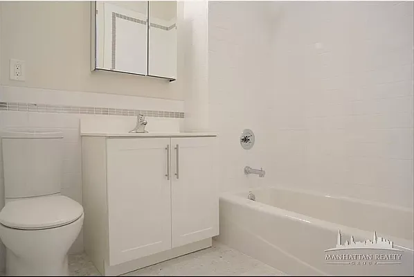 Rented by Manhattan Realty Group | media 17