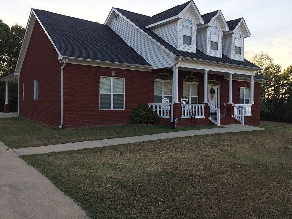1st image of 305 Cherry Blossom Ln