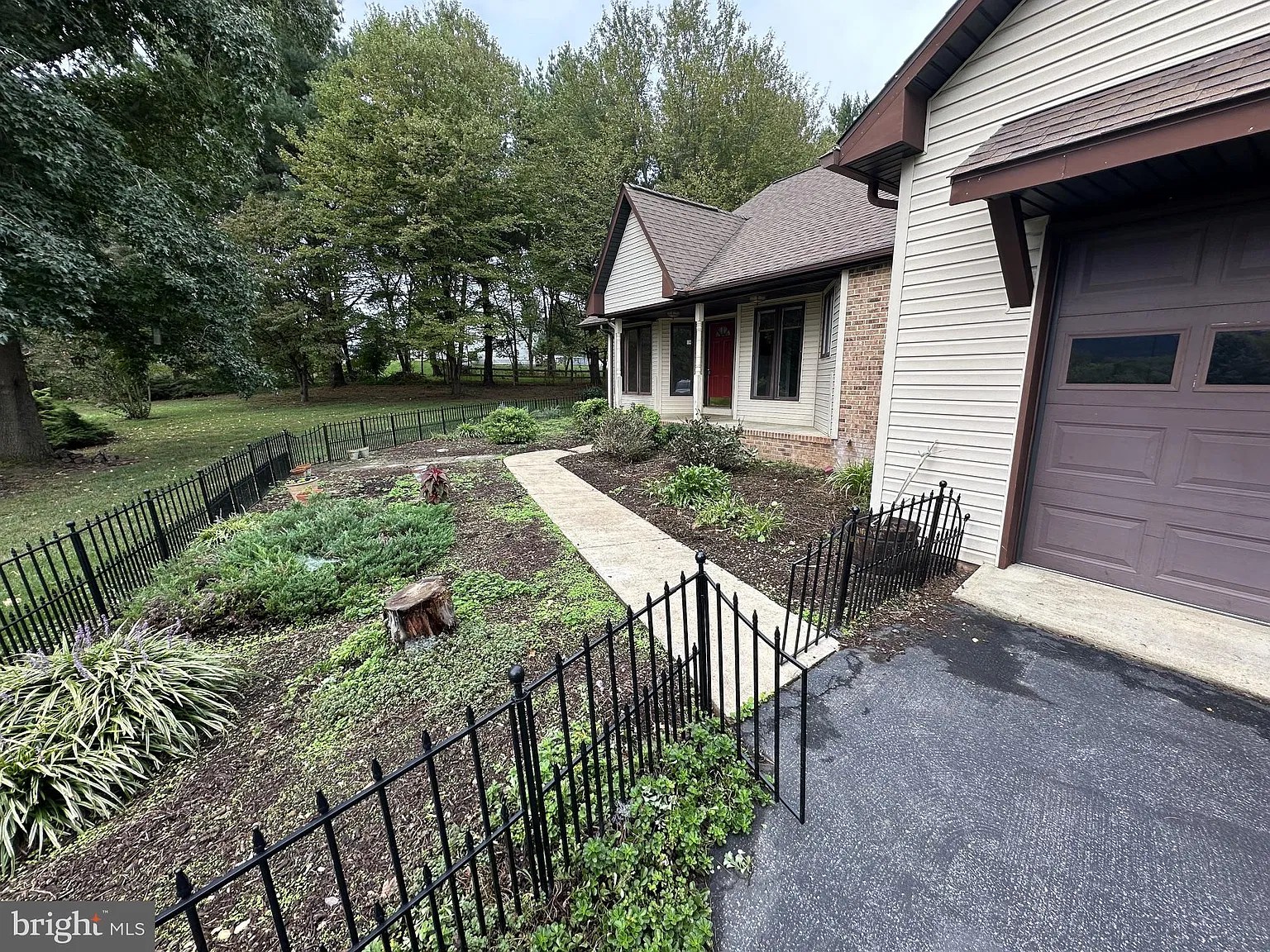 3 bed, 2.0 bath, 1785 sqft, $2,700 — Photo 4