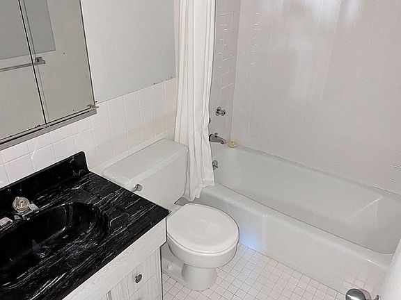 4th image of 5455 N Sheridan Rd APT 705